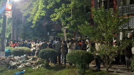 চেয়ারে বসা নিয়ে রাবিতে দুই বিভাগের শিক্ষার্থীদের দফায় দফায় সংঘর্ষ
