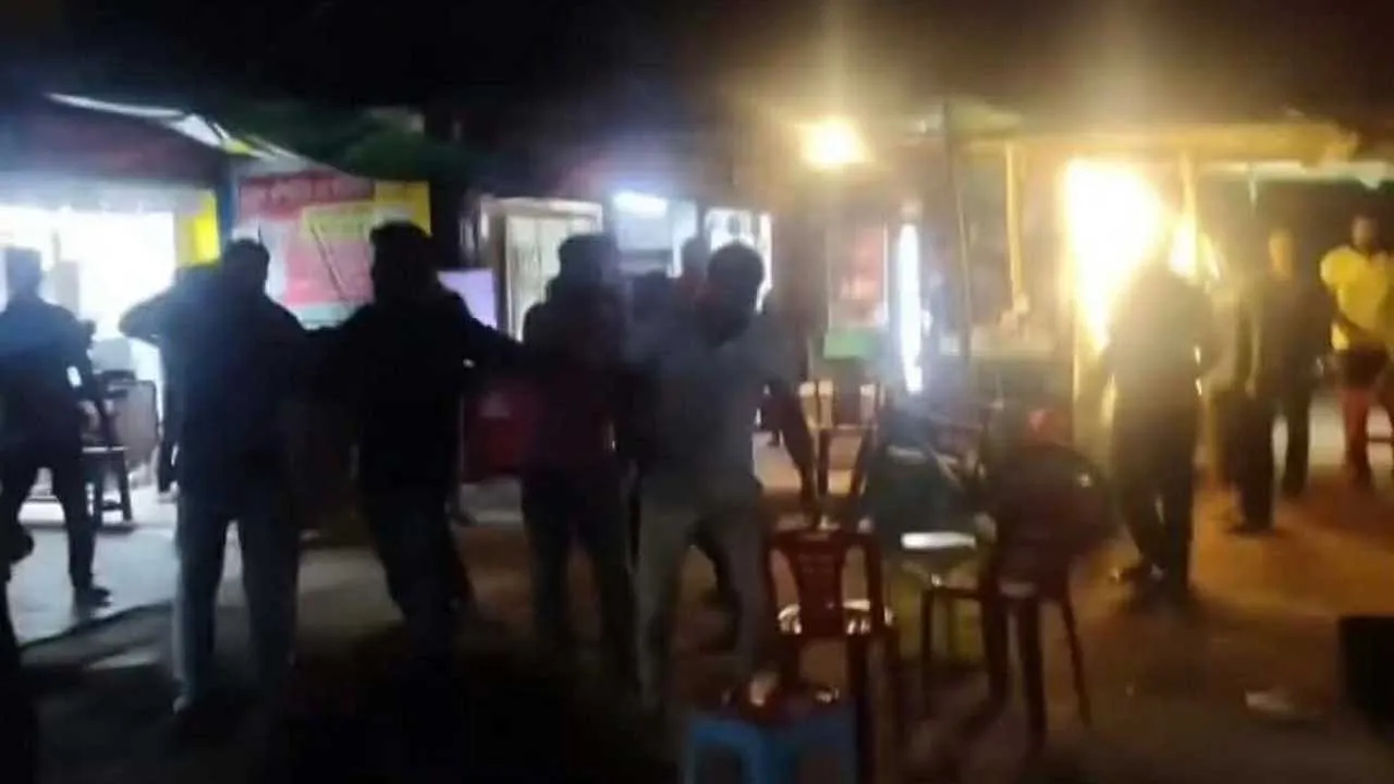 তুচ্ছ ঘটনায় রাবি দোকান মালিকের ওপর ছাত্রদল নেতার হামলা