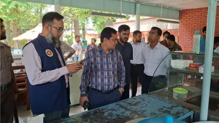 রুয়েটে শিক্ষার্থীদের নিরাপদ খাদ্য নিশ্চিত করতে ভোক্তা অধিকারের অভিযান