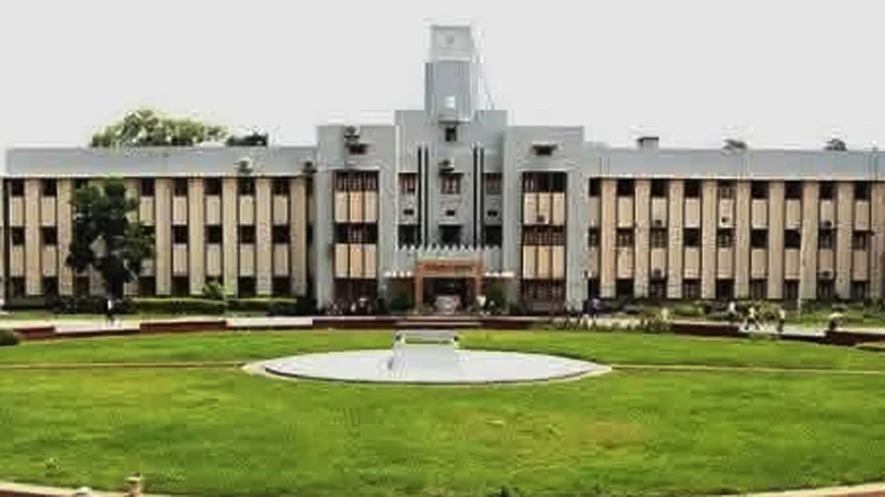 মেয়াদ পূর্ণ না হওয়া পর্যন্ত হলে থাকার সুযোগ রাকসু প্রতিনিধিদের