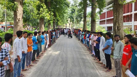 রাবিতে কমপ্লিট শাটডাউনের প্রতিবাদে ছাত্রশিবিরের মানববন্ধন