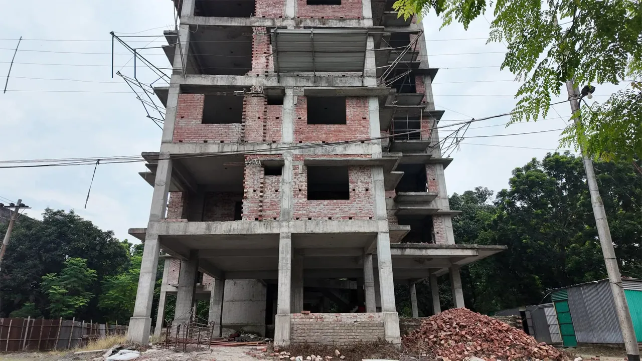 নির্মাণমান নিয়ে সংশয় কাটিয়ে রাবির শিক্ষক কোয়ার্টারের কাজ শুরু