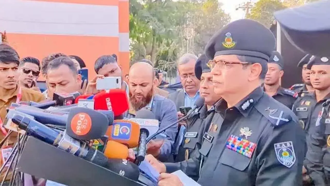 চট্টগ্রামের জঙ্গল সলিমপুরে সন্ত্রাসীদের আস্তানা গুঁড়িয়ে দেয়া হবে