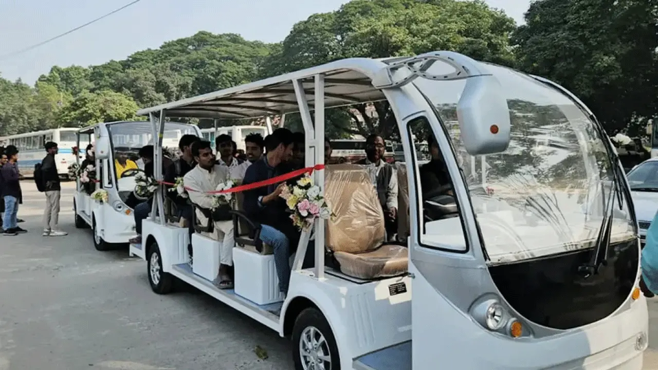 ই-কার সেবা নেই, বাড়তি রিকশা ভাড়ায় ভোগান্তিতে রাবি শিক্ষার্থীরা