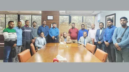 লোকোমোটিভ রক্ষণাবেক্ষণের প্রশিক্ষণ নিতে দক্ষিণ কোরিয়া গেলেন ১২ কর্মী