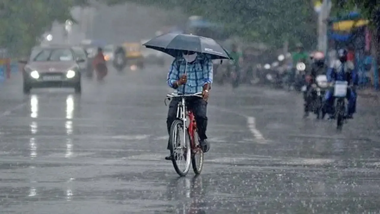 ঢাকাসহ ১৩ অঞ্চলে ঝোড়ো হাওয়াসহ বৃষ্টির পূর্বাভাস