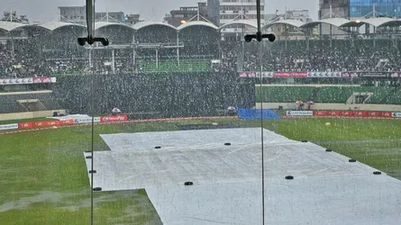 মিরপুরে বৃষ্টি, বন্ধ হয়ে আছে খেলা