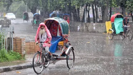সক্রিয় মৌসুমি বায়ুতে ৩ দিন বাড়বে বৃষ্টি, ভারী বর্ষণ সম্ভাবনা