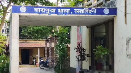 রায়পুরায় অটোরিকশা চালককে গলাকেটে হত্যা