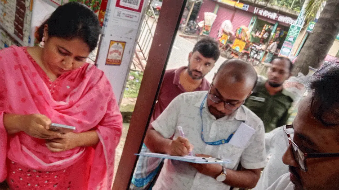 রাজাপুরে প্রেসক্রিপশন ছাড়াই যৌন উত্তেজক ওষুধ বিক্রি, জরিমানা