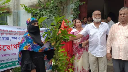 রাজাপুরে কৃষি প্রণোদনা কর্মসূচির উদ্বোধন, বীজ-চারা ও সার বিতরণ