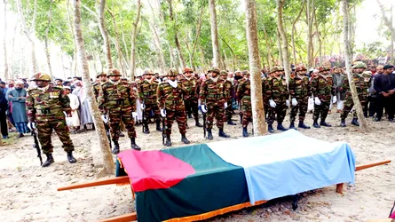 জাতিসঙ্ঘ শান্তিরক্ষা মিশনে নিহত রাজবাড়ীর শামীম রেজার দাফন সম্পন্ন