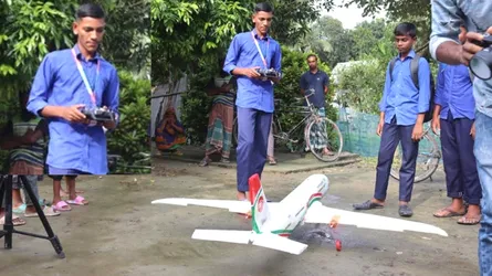 নবম শ্রেণির শিক্ষার্থী রাহুলের তৈরি বিমান উড়ল আকাশে