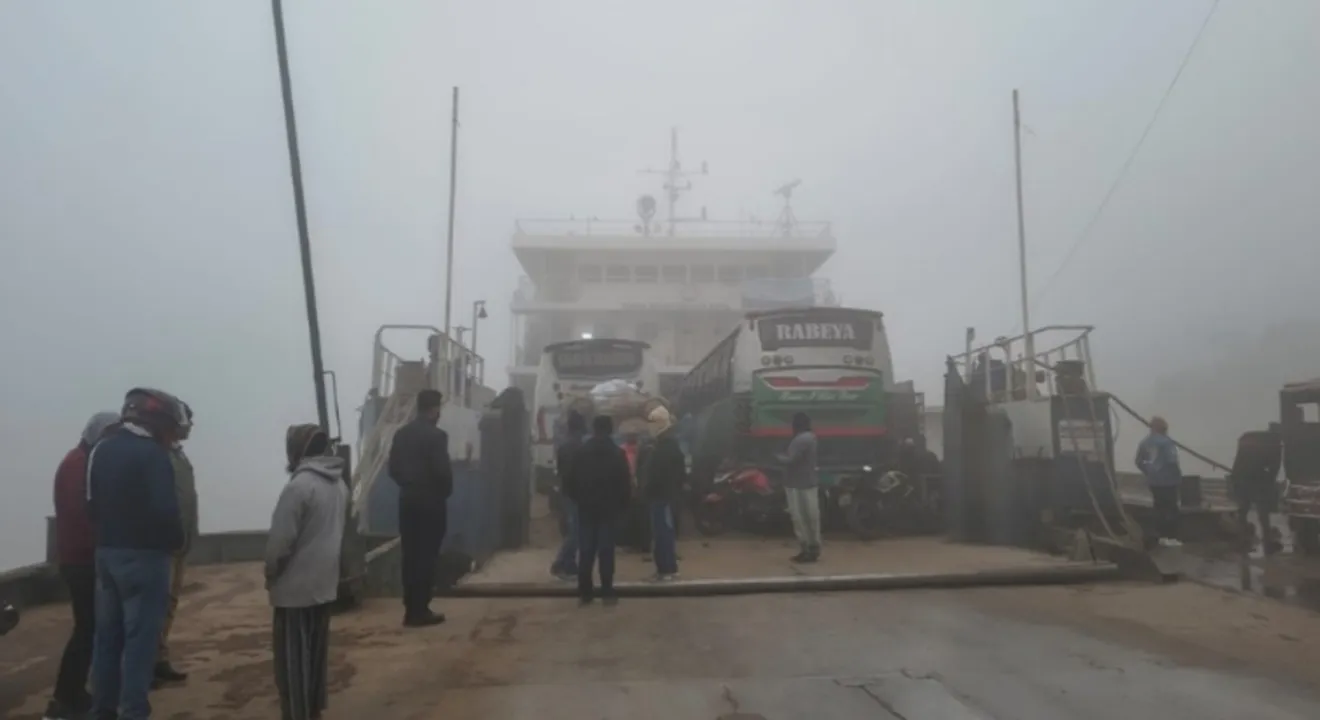 রাজবাড়ীর ২ নৌরুটে ফেরিসহ সব ধরনের নৌযান বন্ধ