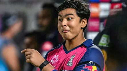 বৈভবে বিভোর ক্রিকেটবিশ্ব