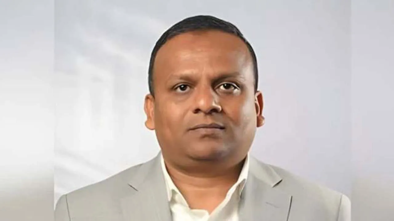 দ্বীপাঞ্চলের মানুষের যাতায়াত সহজ করতে সরকার আন্তরিকভাবে কাজ করে যাচ্ছে : নৌ প্রতিমন্ত্রী