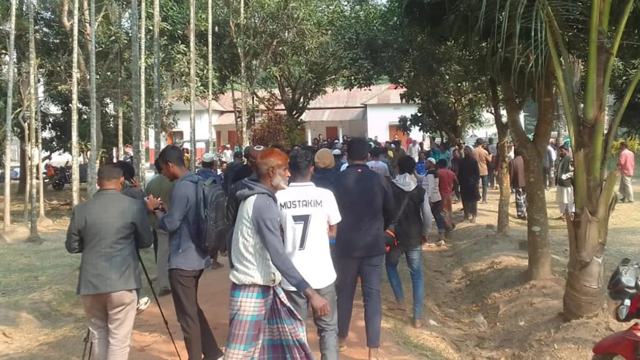 মনোনয়নপত্র প্রত্যাহার ঠেকাতে জামায়াত প্রার্থীকে বাড়িতে অবরোধ