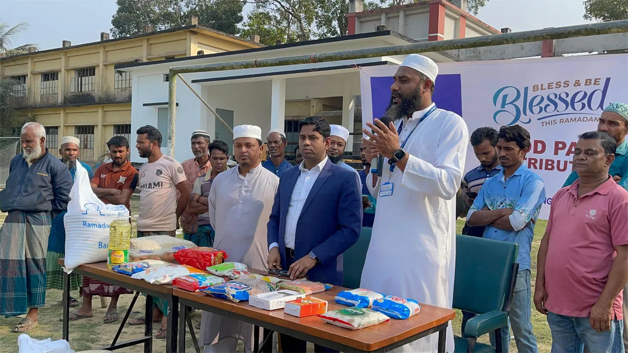 রাজনগরে ১২ লাখ টাকার ইফতার সামগ্রী বিতরণ