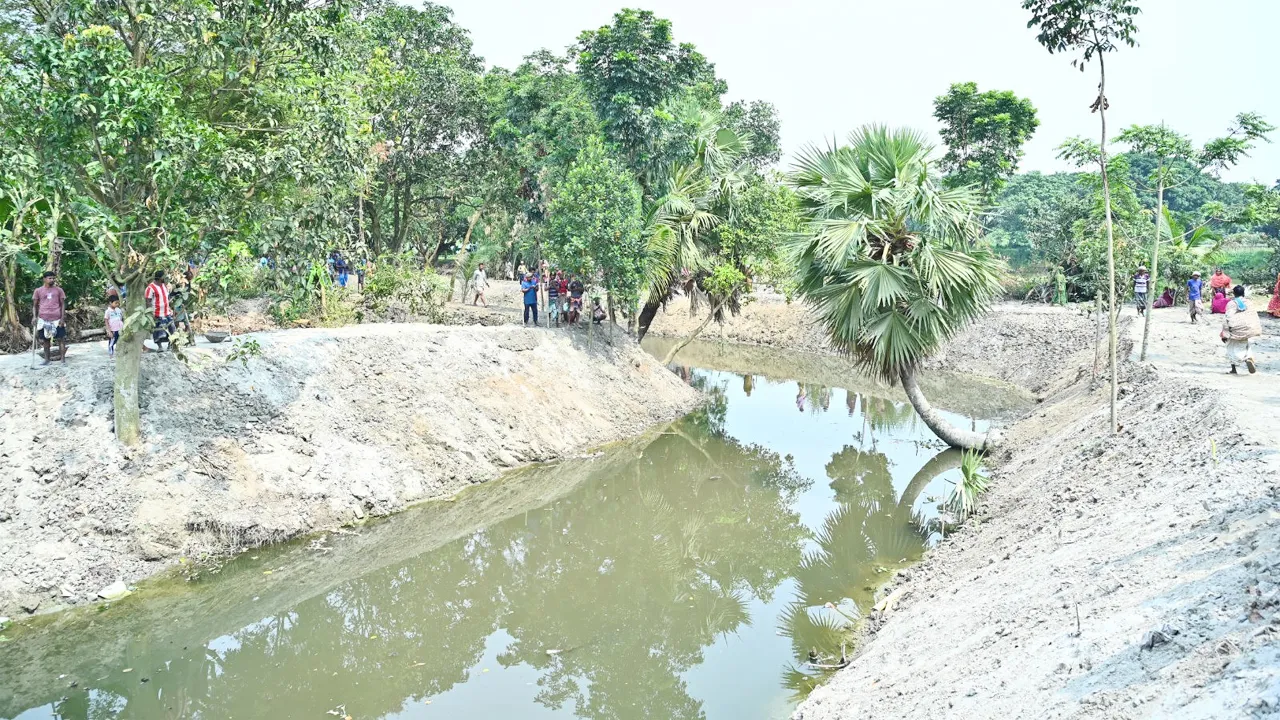 পবায় খাল খননের অব্যয়িত ১ কোটি ৮০ লাখ টাকা সরকারি কোষাগারে