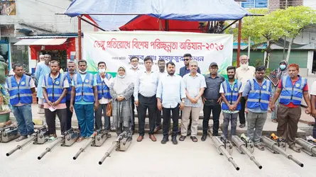 ডেঙ্গু প্রতিরোধে রাসিকের পরিচ্ছন্নতা অভিযান ও ফগার স্প্রে কার্যক্রম শুরু