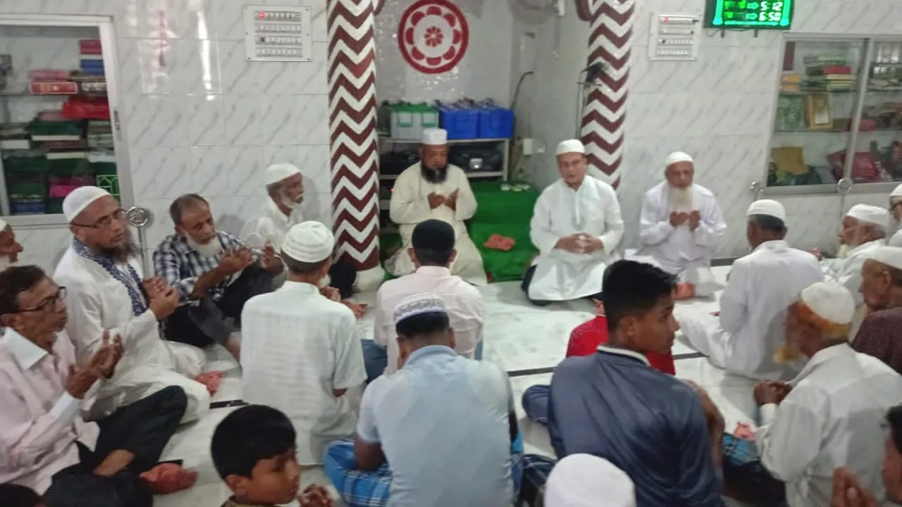 জুলাই বিপ্লবে শহীদ ও আহত বীরদের স্মরণে রাজশাহীতে জামায়াতের দোয়া মাহফিল