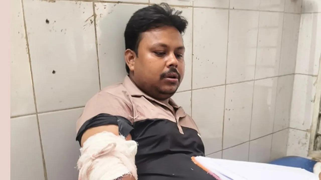 দুর্গাপুরে এনজিওকর্মীকে কুপিয়ে লাখ টাকা ছিনতাই