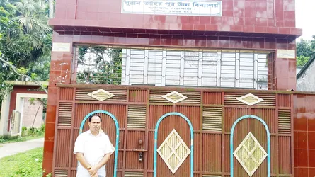 দুর্গাপুরে সরকারি কর্মঘণ্টায় ৩ শিক্ষাপ্রতিষ্ঠান বন্ধ, ব্যবস্থা নেয়ার নির্দেশ ইউএনও’র