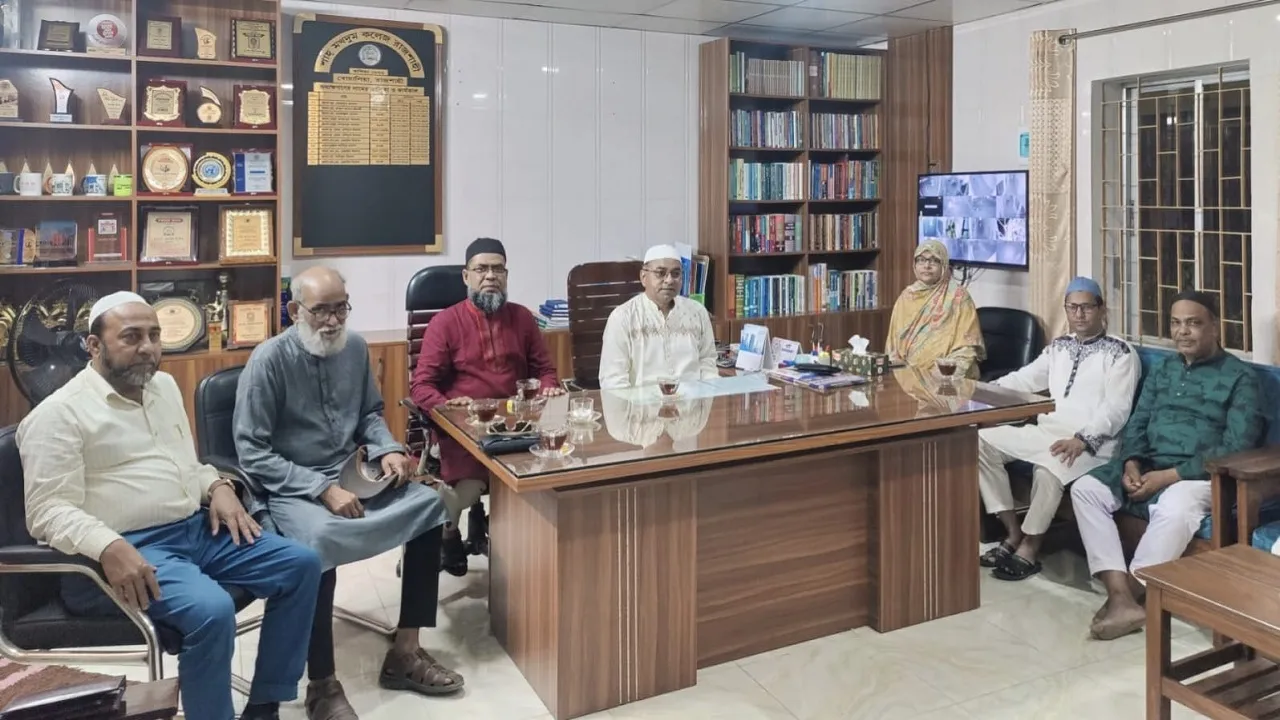 শিক্ষক লাঞ্ছনা : রাজশাহী শাহ্ মখদুম কলেজে অভিযুক্ত ছাত্রের ছাত্রত্ব স্থগিত