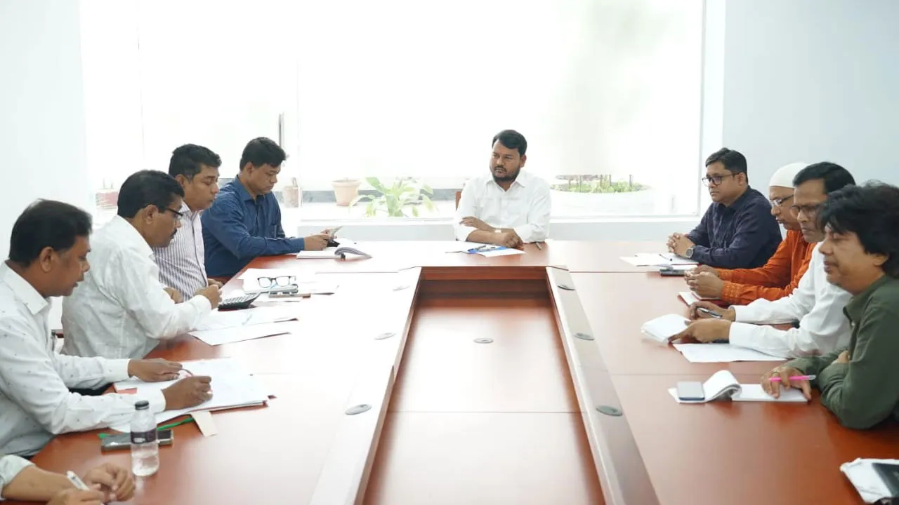 রাসিকে রাজস্ব আদায় বৃদ্ধির তাগিদ প্রশাসকের