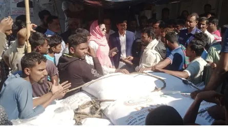 দুর্গাপুরে সরকারি সার পাচার, ব্যবসায়ী আটক