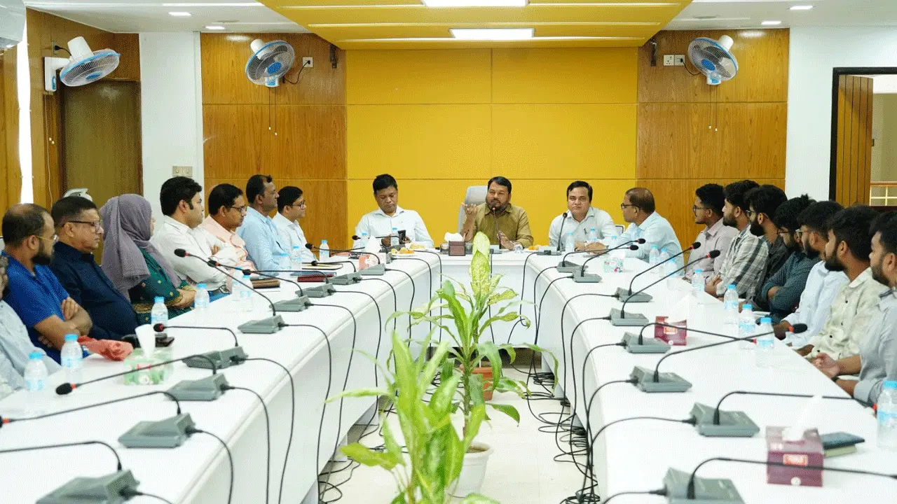 রাসিক প্রশাসকের উদ্যোগে প্রথমবার ইন্টার্নশিপের সুযোগ রুয়েটের ১৮ শিক্ষার্থীর