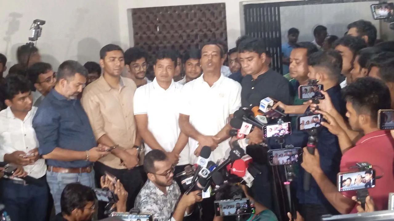 ঢাবির হলগুলোতে ছাত্রদলের কমিটি বহাল থাকবে : রাকিব