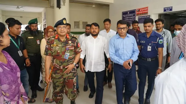 রামেকে হাম চিকিৎসাসহ সার্বিক পরিস্থিতি পরিদর্শনে রাসিক প্রশাসক
