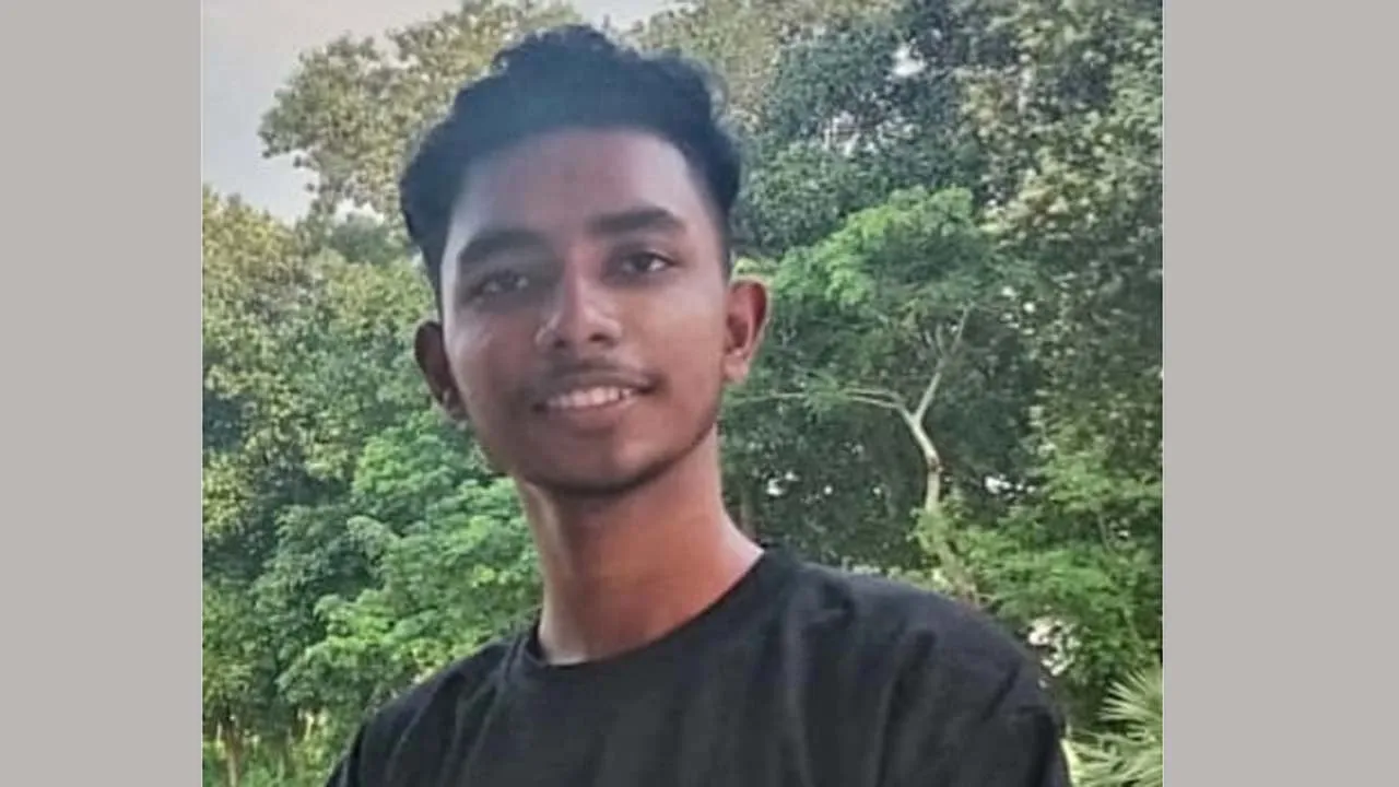রামগঞ্জে ঈদের কেনাকাটা করতে গিয়ে দেয়াল ধসে স্কুলছাত্রের মৃত্যু