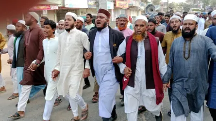 ওসমান হাদিকে হত্যার প্রতিবাদে রামগড়ে বিক্ষোভ, সর্বোচ্চ শাস্তির দাবি