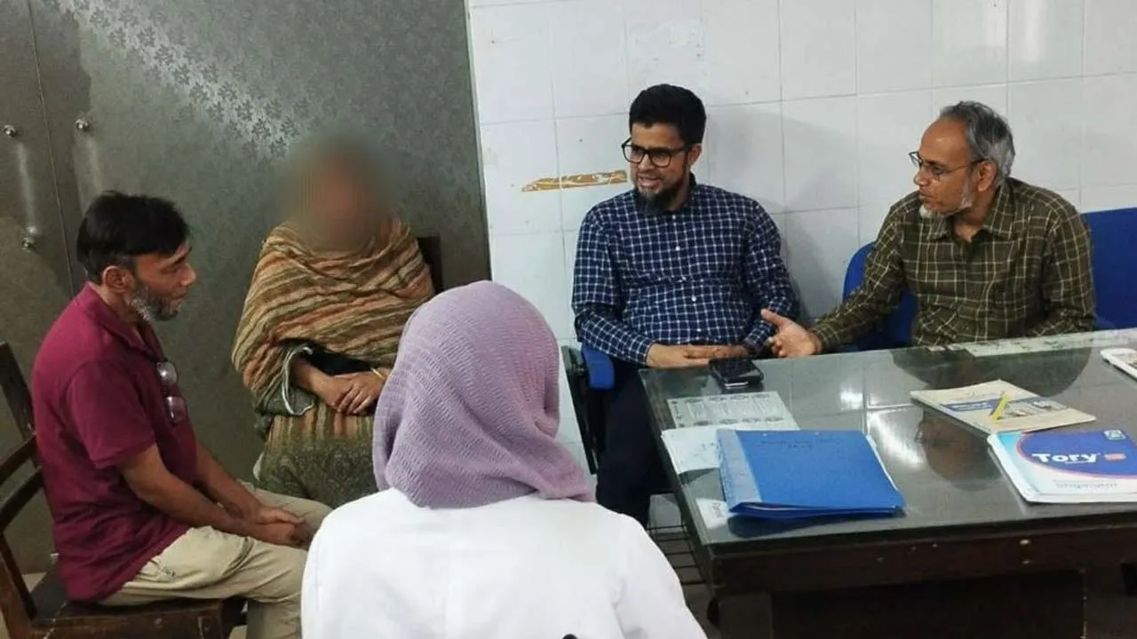 রামিসার মায়ের চিকিৎসা অব্যাহত, পাশে থাকার আশ্বাস বিএনপির স্বাস্থ্যবিষয়ক সম্পাদকের