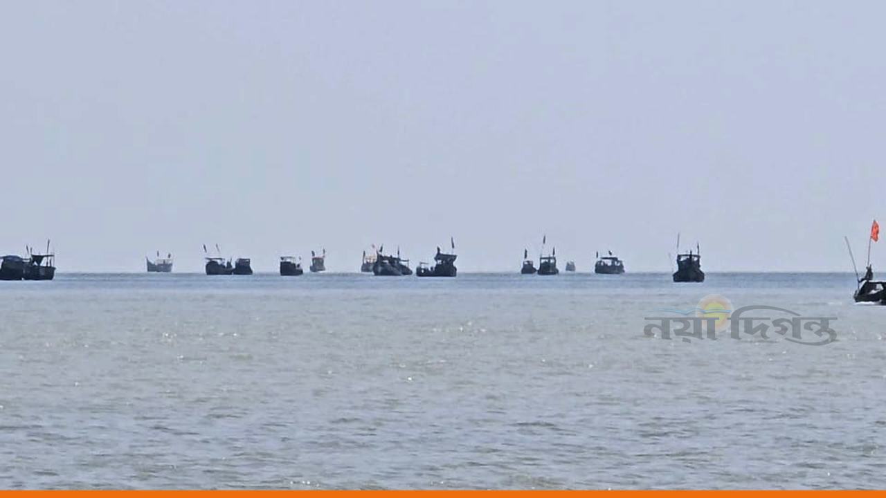 বলেশ্বর নদীর মোহনায় ট্রলার থেকে জেলে নিখোঁজ