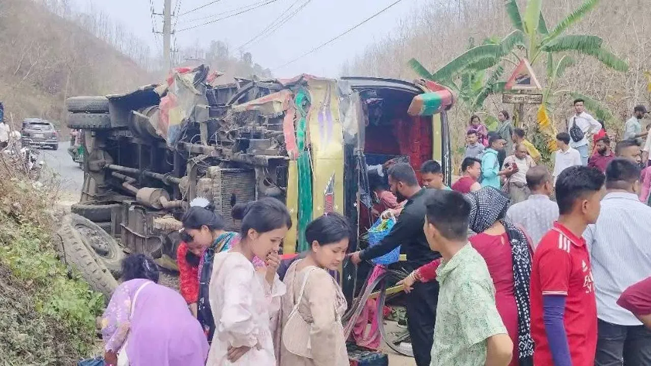 ‎রাঙামাটিতে বাস উল্টে আহত ১৯
