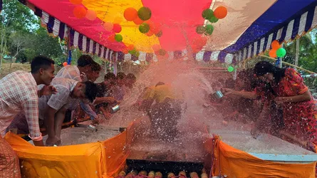 রাঙ্গামাটির বাঙ্গালহালিয়ায় অনুষ্ঠিত হলো মারমা সম্প্রদায়ের জলকেলী উৎসব