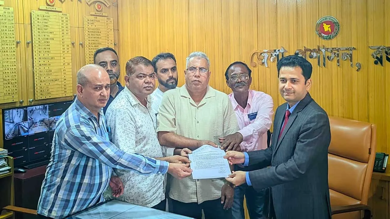 রংপুরে গণপরিবহনের ভাড়া সমন্বয় ও দোকান খোলার সময় বৃদ্ধির দাবি