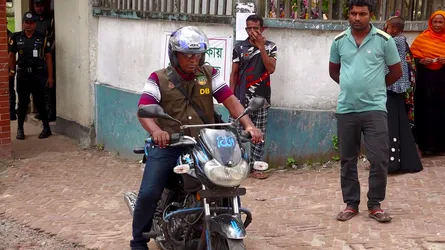 দুই দিনে ৬ ঘণ্টা জেলগেটে সিদ্ধার্থ ও মুগ্ধ দাসকে জিজ্ঞাসাবাদ