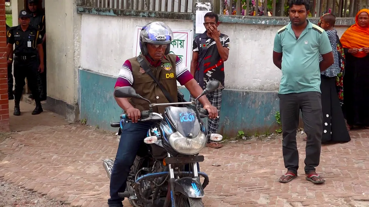 দুই দিনে ৬ ঘণ্টা জেলগেটে সিদ্ধার্থ ও মুগ্ধ দাসকে জিজ্ঞাসাবাদ