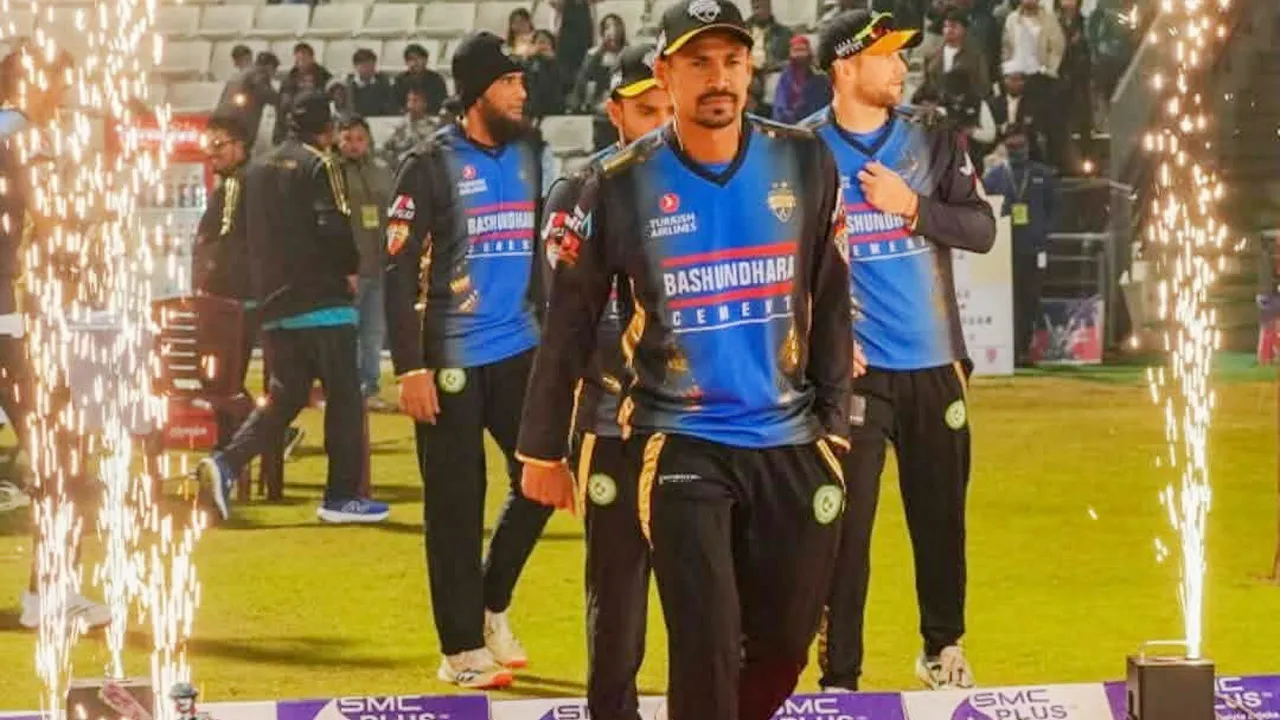 মোস্তাফিজ বীরত্বে রংপুরের রোমাঞ্চকর জয়