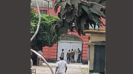 রংপুরে চাঞ্চল্যকর ৪ খুন : আসামিদের জিজ্ঞাসাবাদে কারাগার গেটে তদন্ত টিম