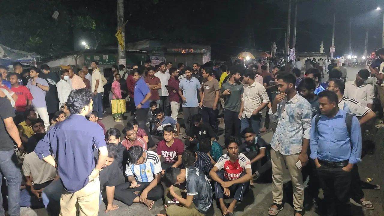 রংপুরে তরুণীর মৃত্যুর ঘটনায় মেডিক্যাল শিক্ষার্থীদের অবরোধ প্রত্যাহার