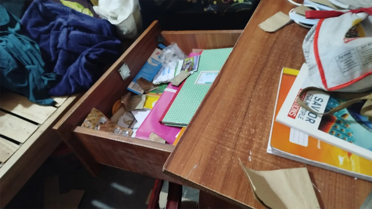 লালমিনরহাটে টোল প্লাজায় পুলিশের সামনে ডাকাতের হামলা, ১৪ লাখ টাকা লুট