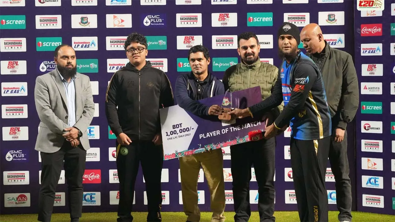 জ্বলে উঠলেন মাহমুদউল্লাহ, বিধ্বংসী ইনিংস খেলে জেতালেন রংপুরকে