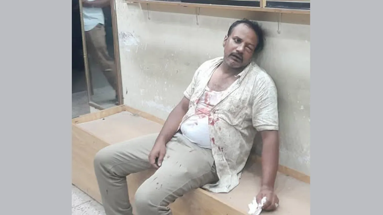 রংপুরে থানায় স্বেচ্ছাসেবক দল নেতাকে মারধরের ঘটনায় ওসিসহ ৫ পুলিশ প্রত্যাহার