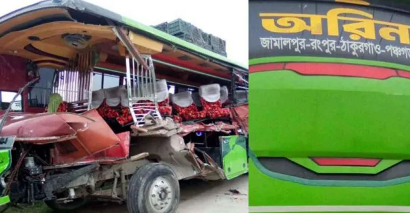 রংপুরে দাঁড়িয়ে থাকা ট্রাকে বাসের ধাক্কায় হতাহত ১২