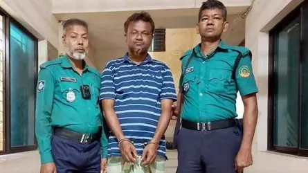 সাবেক বাণিজ্যমন্ত্রীর পিসি কালেক্টর নুর গ্রেফতার